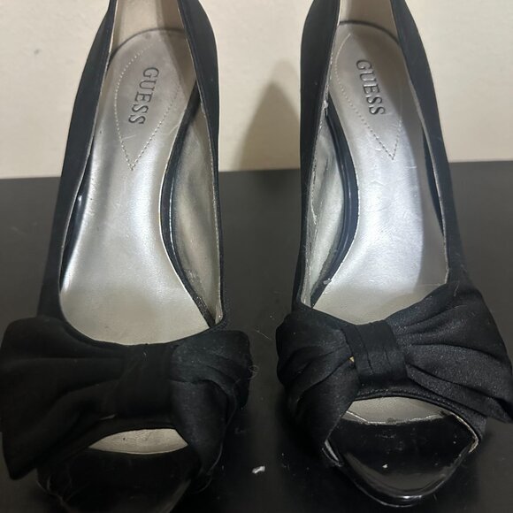 👠 Guess Women’s Black Peep Toe Slip-On Silk Pumps with Bow – Size 8 - Picture 4 of 4